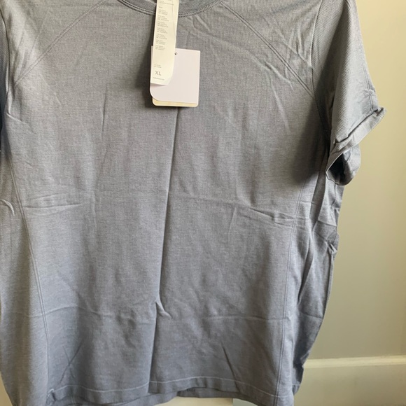 Performance seamless s/s too - Picture 2 of 4